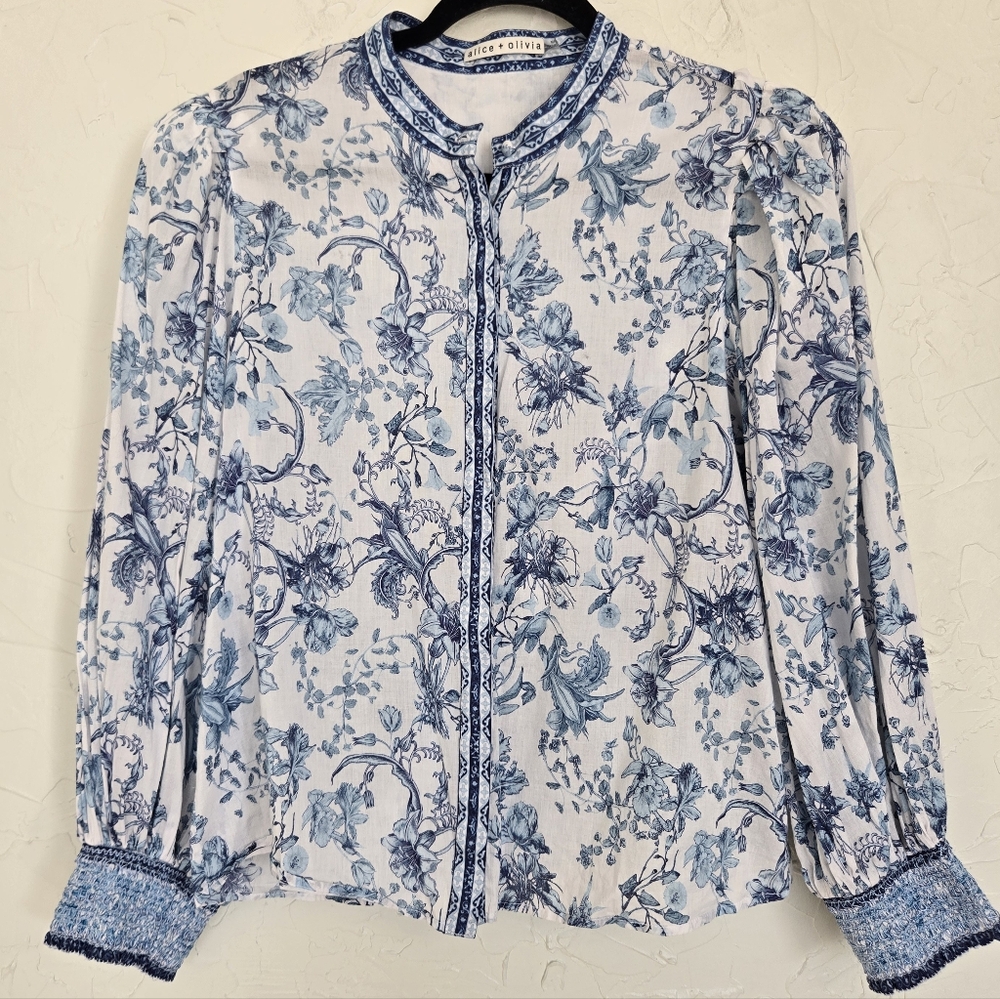 Alice + Olivia Blue and White Floral Balloon-Sleeve Blouse - Picture 3 of 13